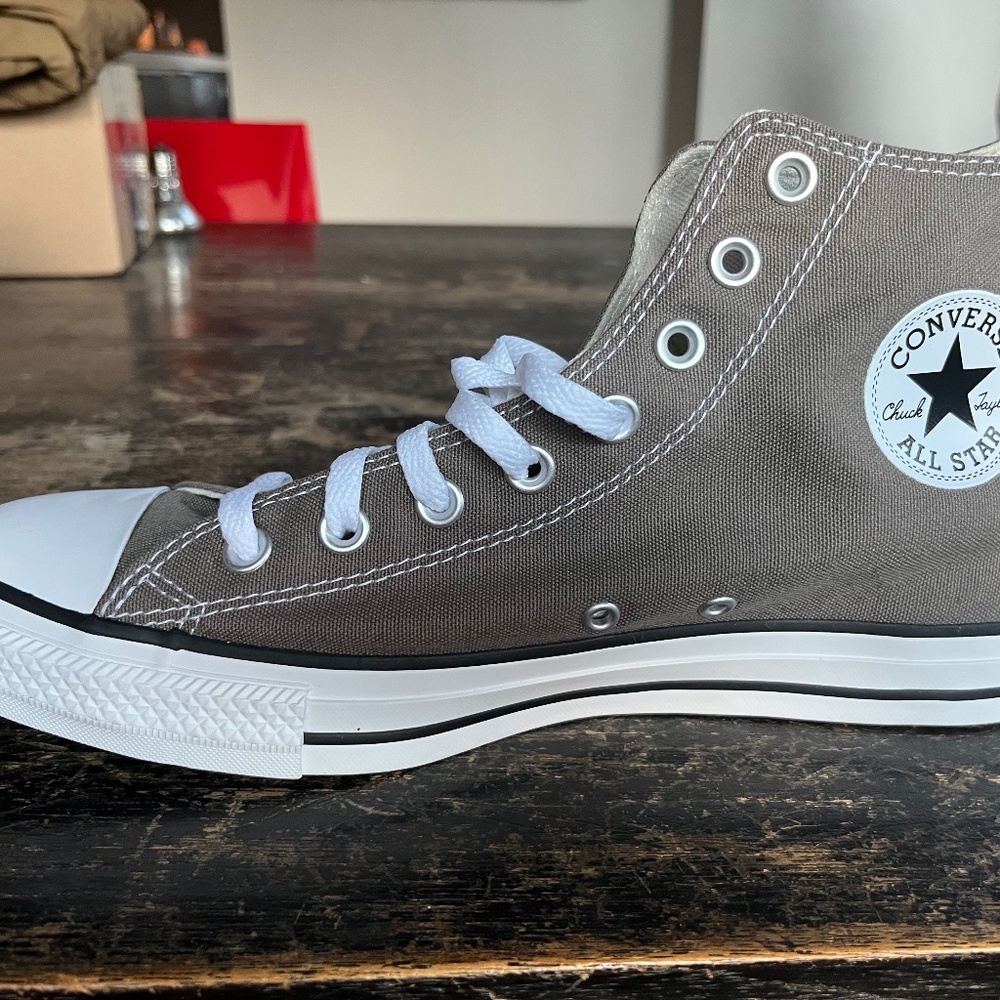 NEVER BEEN WORN! Converse Chuck Taylor All Star High Top